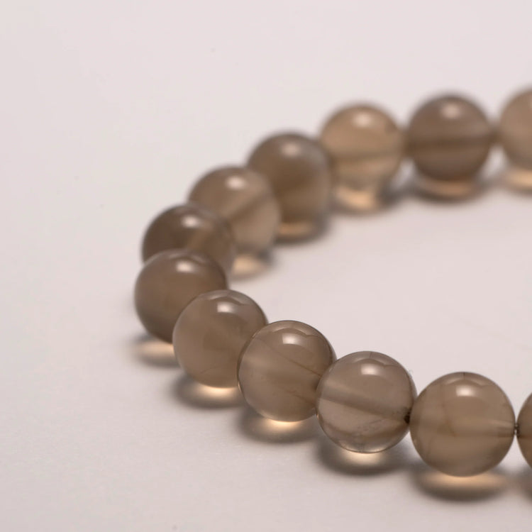 Gray Moonstone Crystal Bracelet – A beautiful bracelet featuring gray moonstone crystals, known for their calming energy and spiritual healing properties.