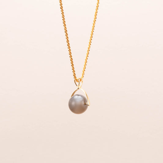 18k Gold Grey Moonstone Crystal Pendant Necklace_Main