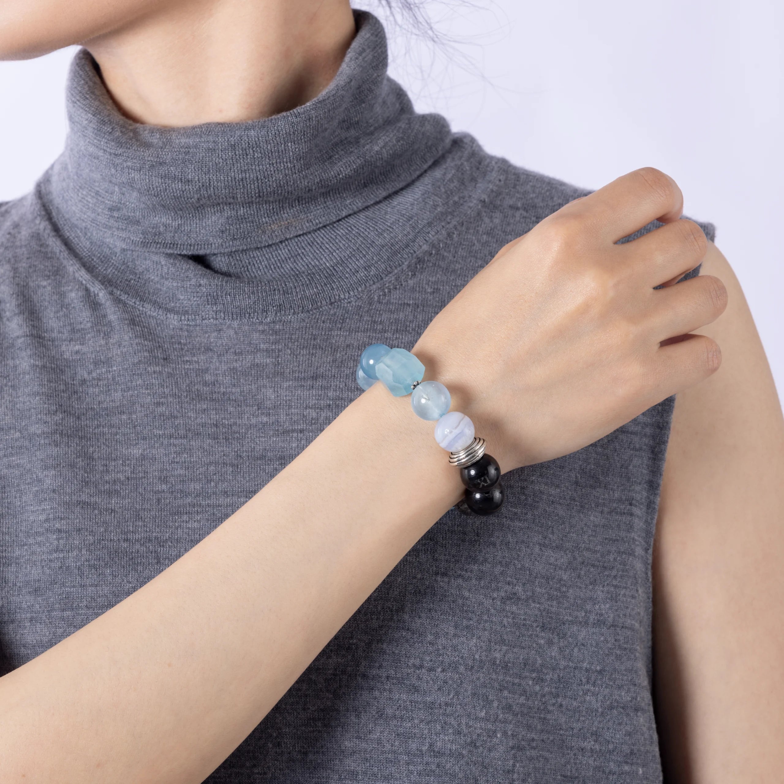 Aura Guardian - Aquamarine Crystal Bracelet - Protective and Calming Energy