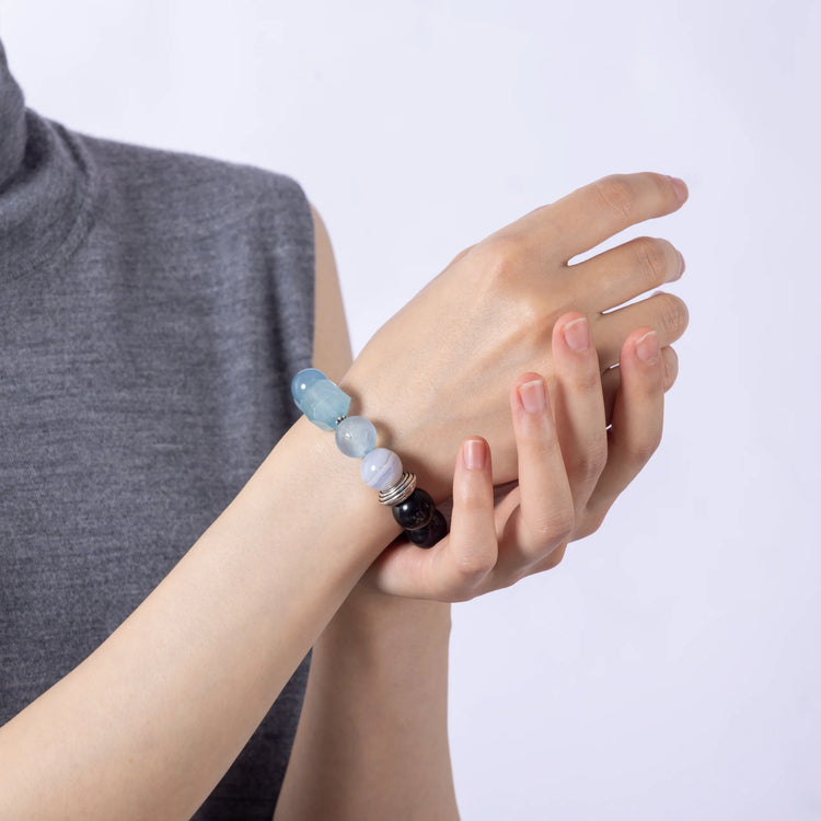 Aura Guardian - Aquamarine Crystal Bracelet - Protective and Calming Energy