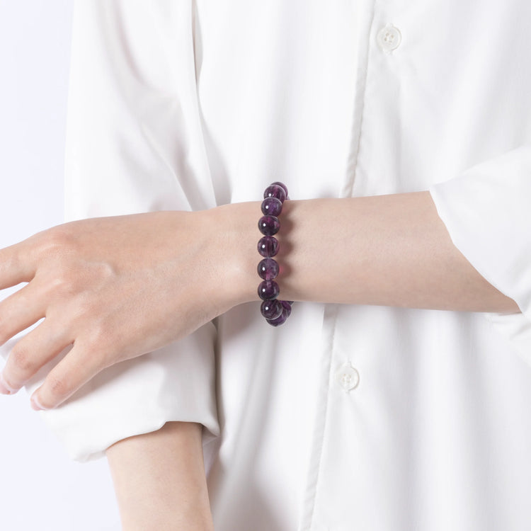 Amethyst Crystal Bracelet for Mental Clarity and Focus — made with deep violet stones, designed to enhance concentration, clear mental fog, and restore inner calm.