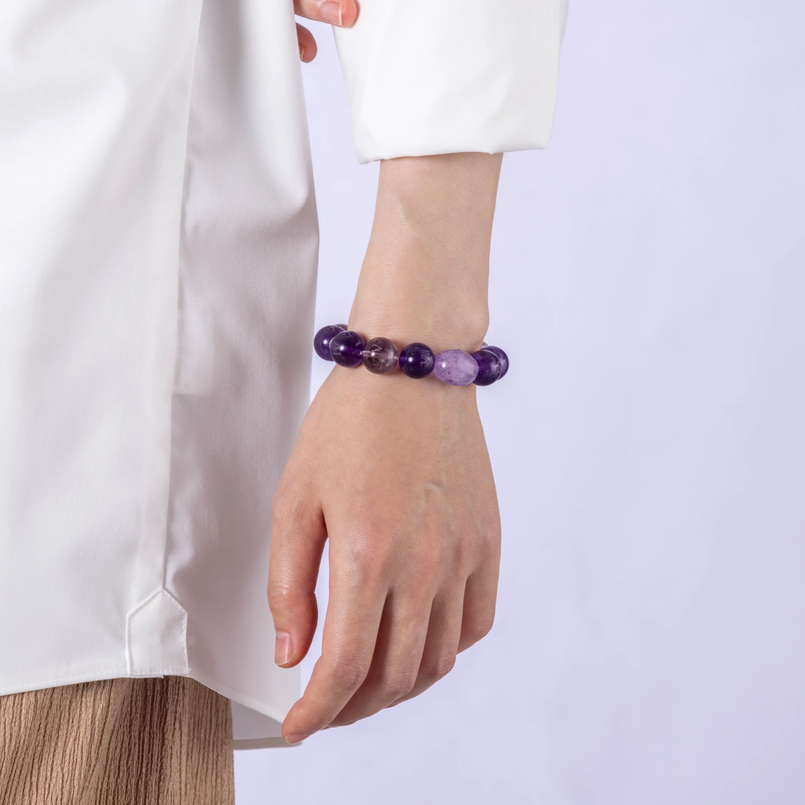 Amethyst crystal bracelet with Amethyst Quartz and Clear Quartz beads – designed for clarity, intuition, and spiritual awareness.